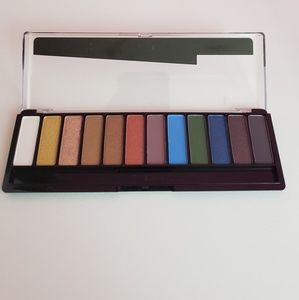 Rimmel Magnifeyes Colour Edition